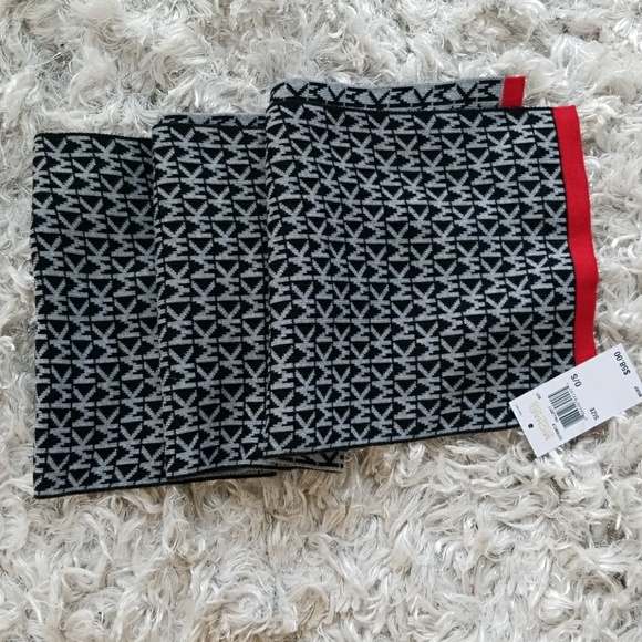 Michael Kors gray/black/red - Picture 2 of 2